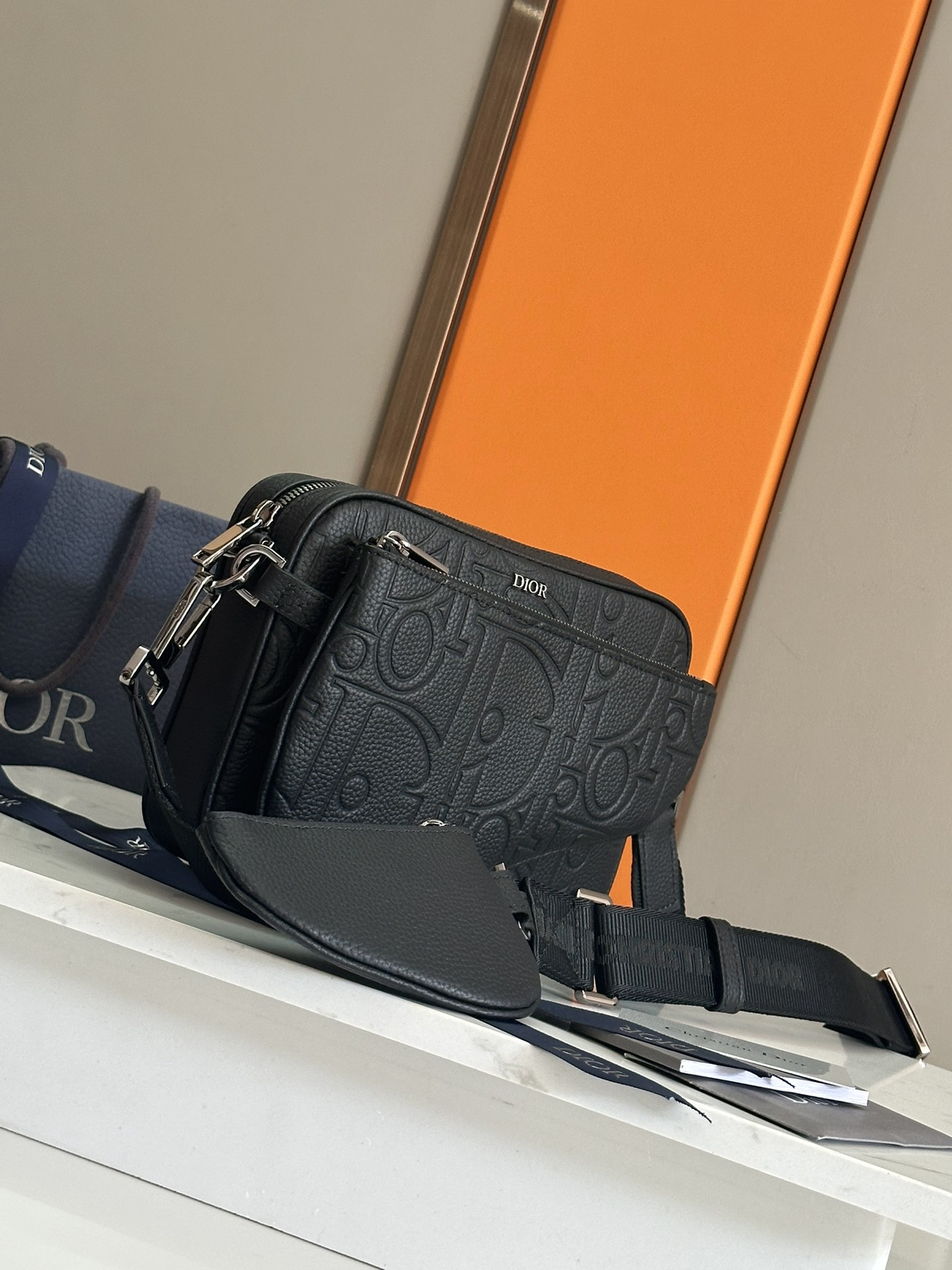 Dior Black Oblique Embossed Leather Saddle 3-in-1 Messenger Bag 3 i1728108413 6825 3