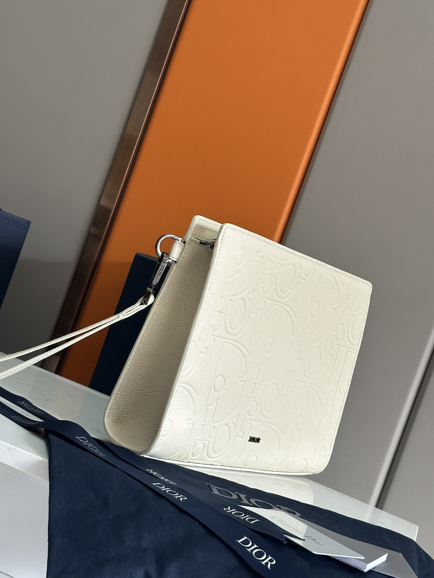    顶级 A5 手拿包黑色 Oblique 印花

编号2ESCA483YKY_H03E
尺寸：27×