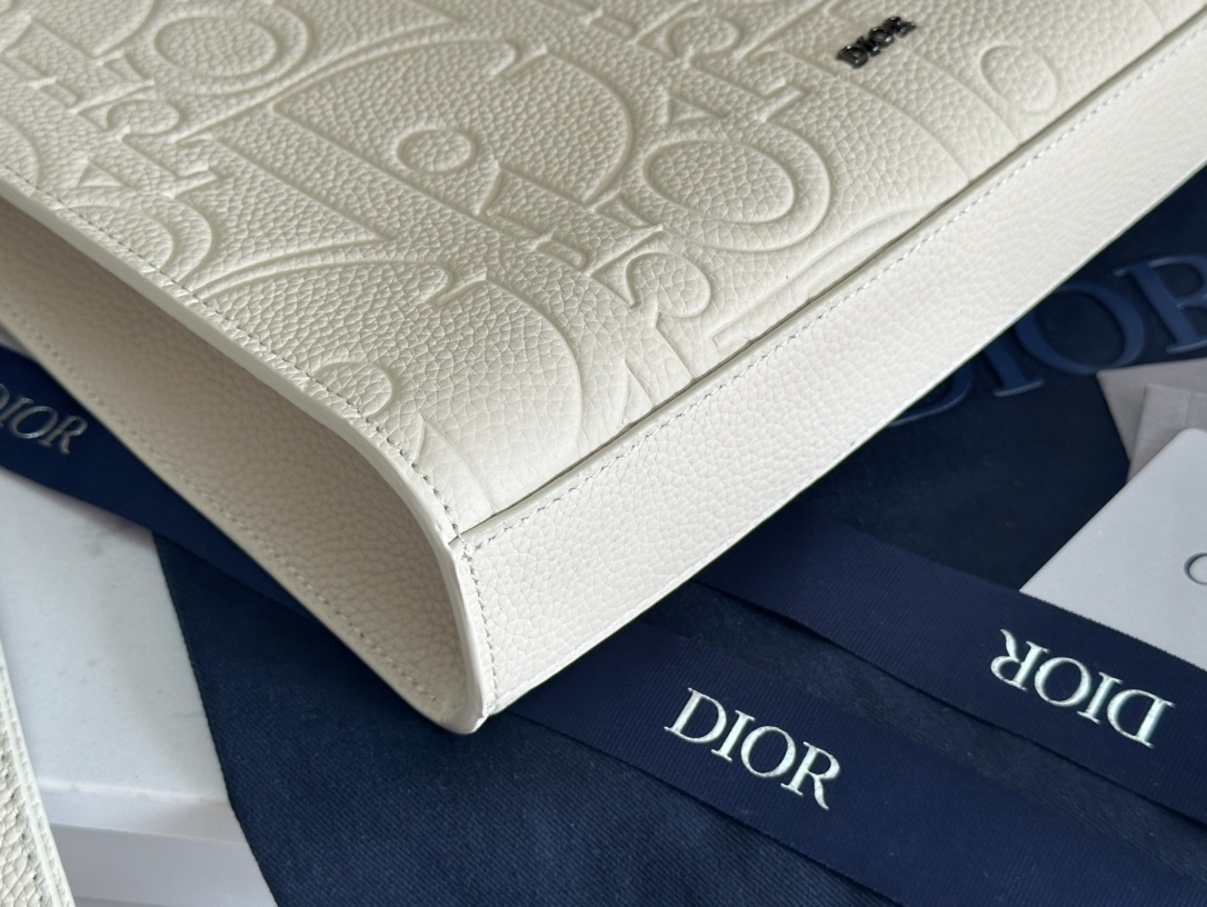    顶级 A5 手拿包黑色 Oblique 印花

编号2ESCA483YKY_H03E
尺寸：27×