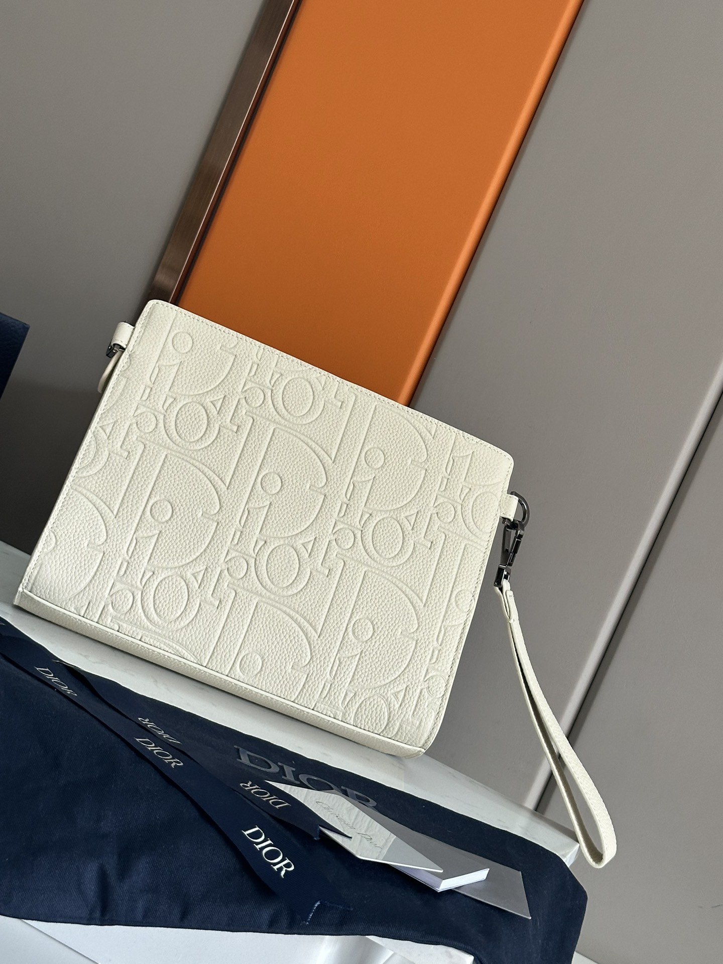    顶级 A5 手拿包黑色 Oblique 印花

编号2ESCA483YKY_H03E
尺寸：27×