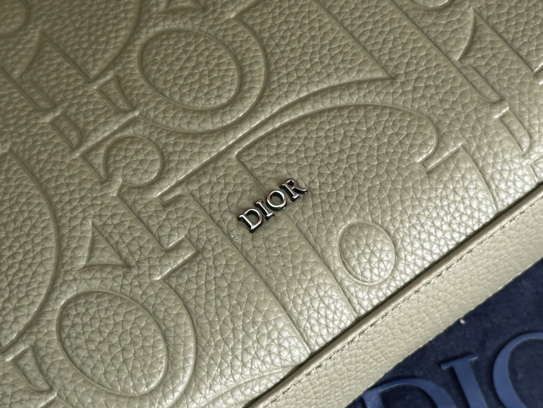    顶级 A5 手拿包黑色 Oblique 印花

编号2ESCA483YKY_H03E
尺寸：27×