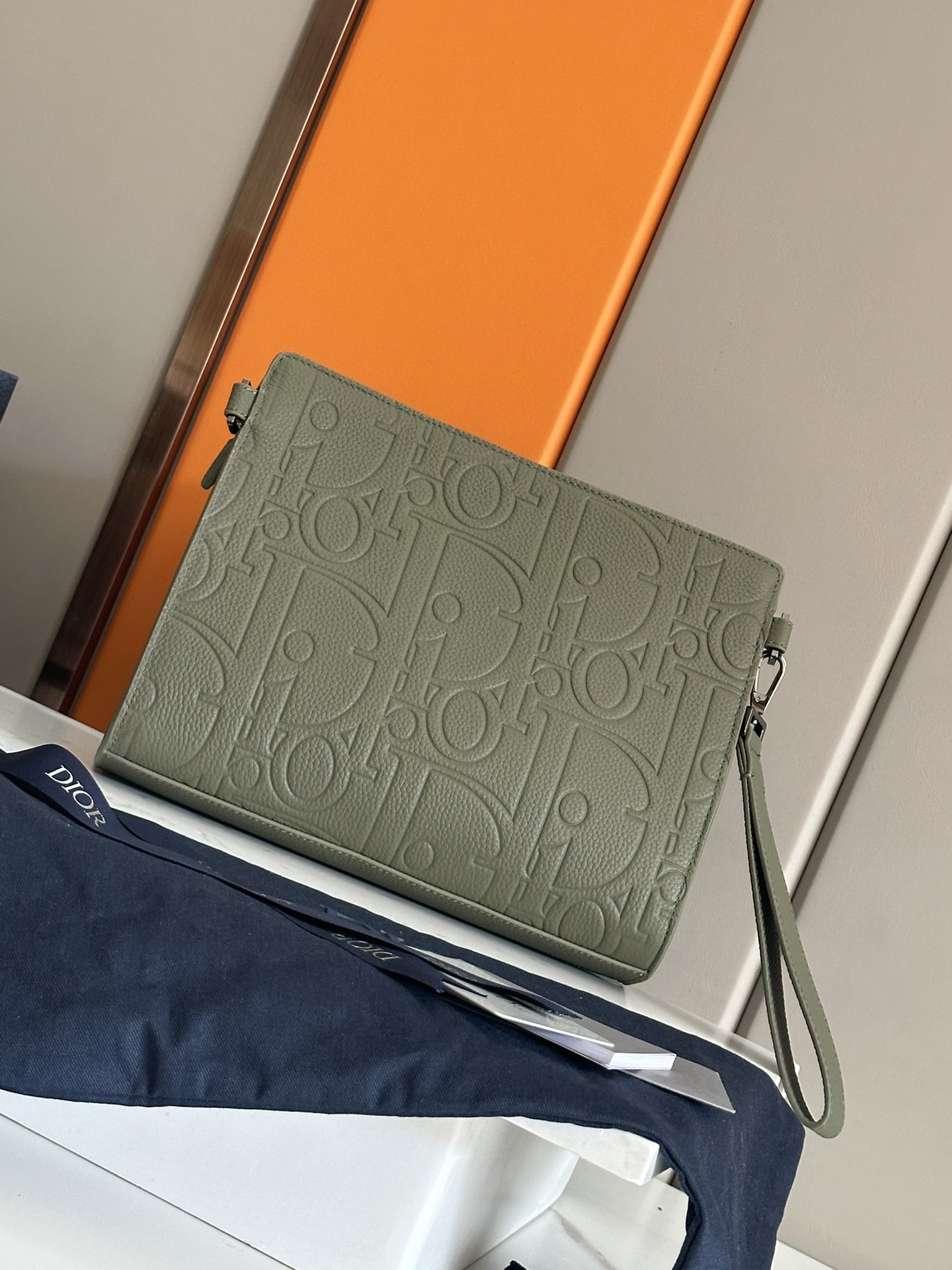    顶级 A5 手拿包黑色 Oblique 印花

编号2ESCA483YKY_H03E
尺寸：27×