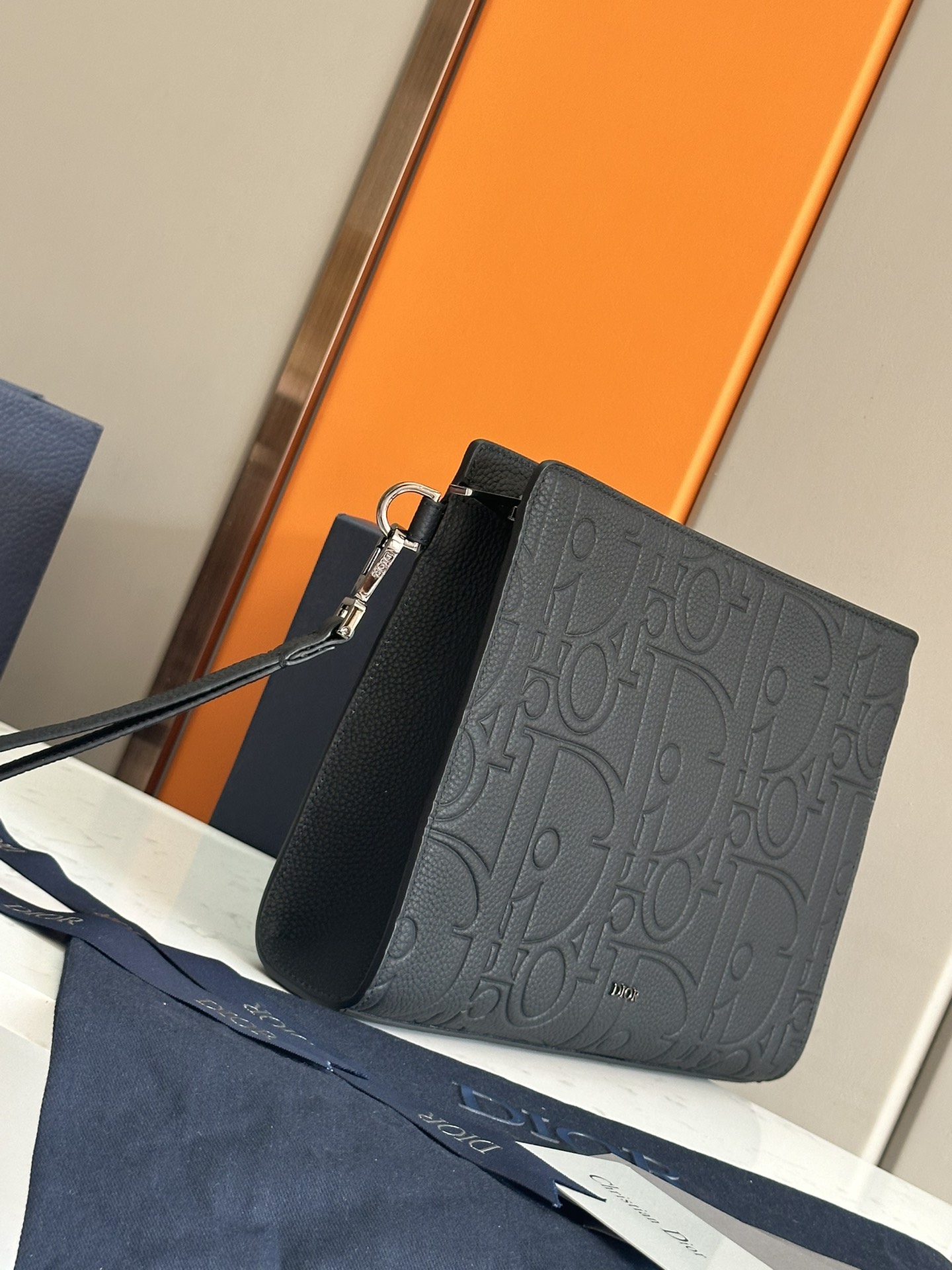    顶级 A5 手拿包黑色 Oblique 印花

编号2ESCA483YKY_H03E
尺寸：27×