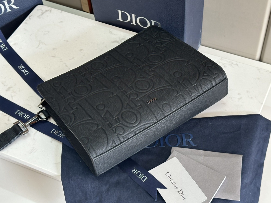    顶级 A5 手拿包黑色 Oblique 印花

编号2ESCA483YKY_H03E
尺寸：27×