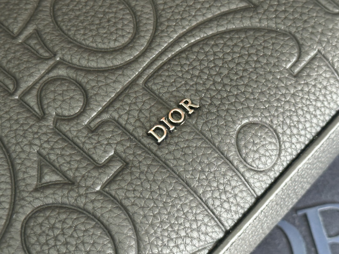    顶级 A5 手拿包黑色 Oblique 印花

编号2ESCA483YKY_H03E
尺寸：27×