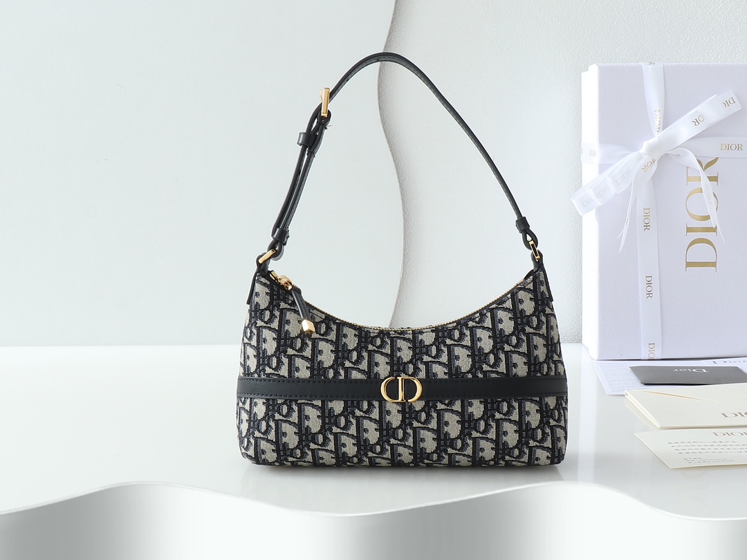 NO:213411,30 Montaigne Mini One-Shoulder Dumpling Bag 