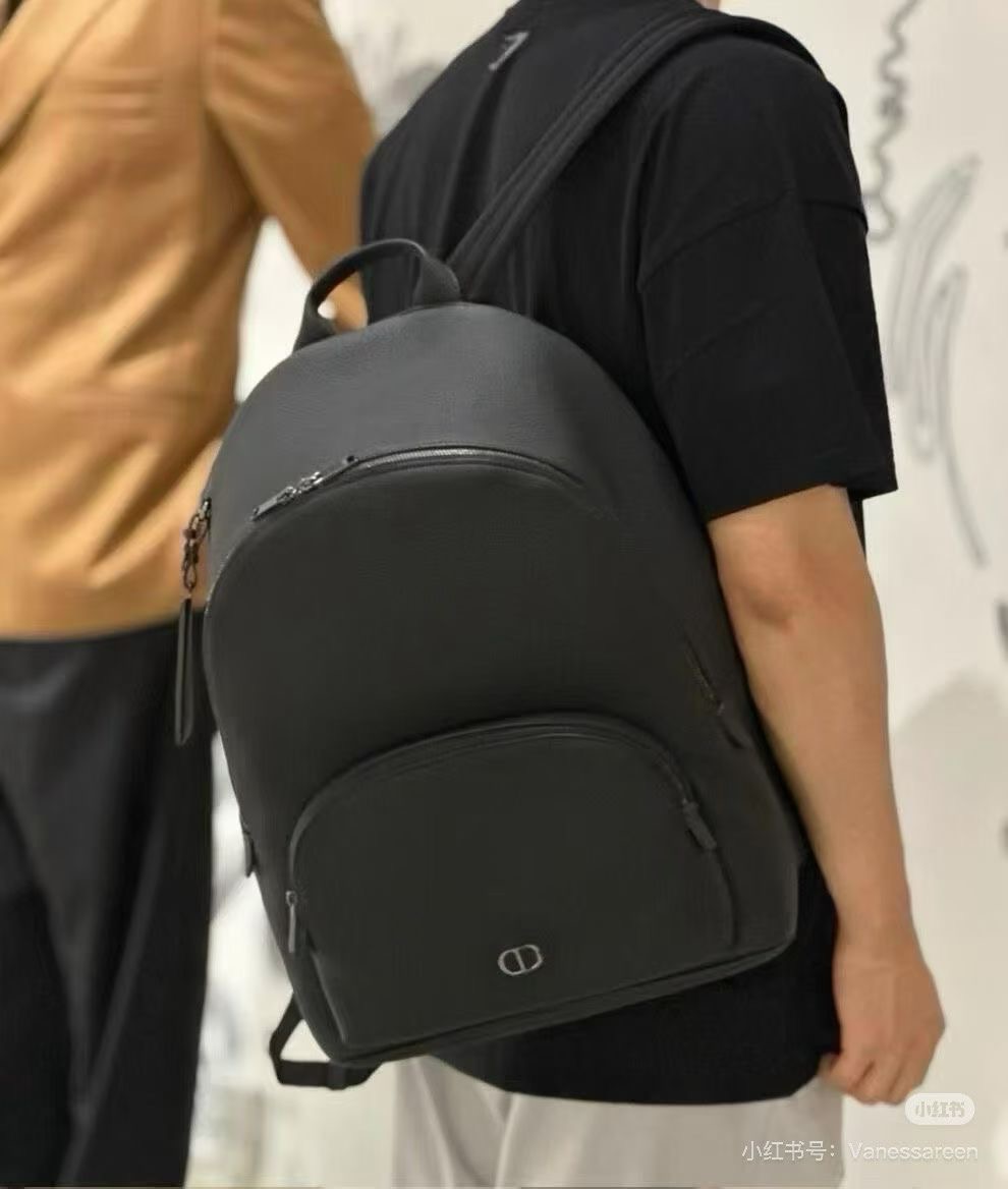 NO:556765,Dior｜New men's backpack, a must-have for business people｜Low-key luxury and elegant, full-grain flawless calfskin, suitable for 14-inch computers, essential for business trips, commuting, and travel, Dior, dior, dior, cowhide19860909Dior｜男士双肩包上新 商务人士必备｜低调奢华显气质 全粒面无暇小牛皮,放14寸电脑 出差、通勤、旅行必备,迪奥,dior,dior,cowhide,Bag