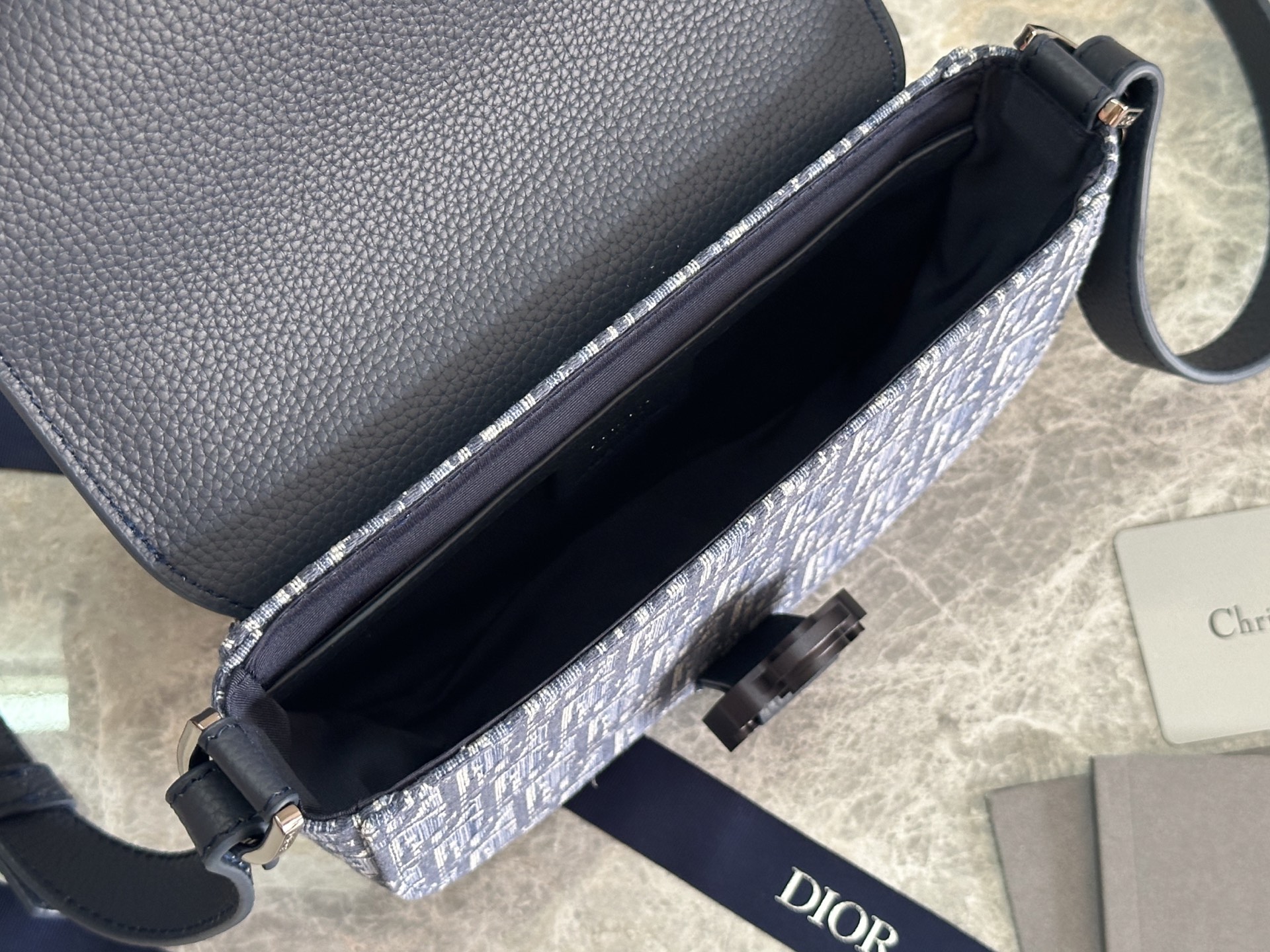 Dior Saddle Oblique Messenger Bag Blue Leather, 20 x 13.5 x 5.5 cm 10 i1758863787071 9247 0 8