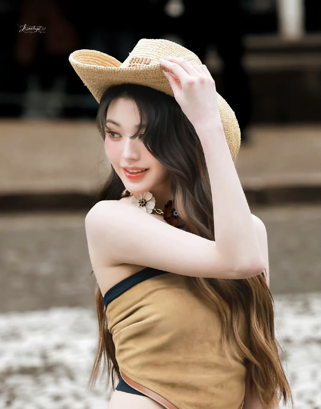 [Miu Miu Hats]to a new Miumiu counter exclusively customized with the same la