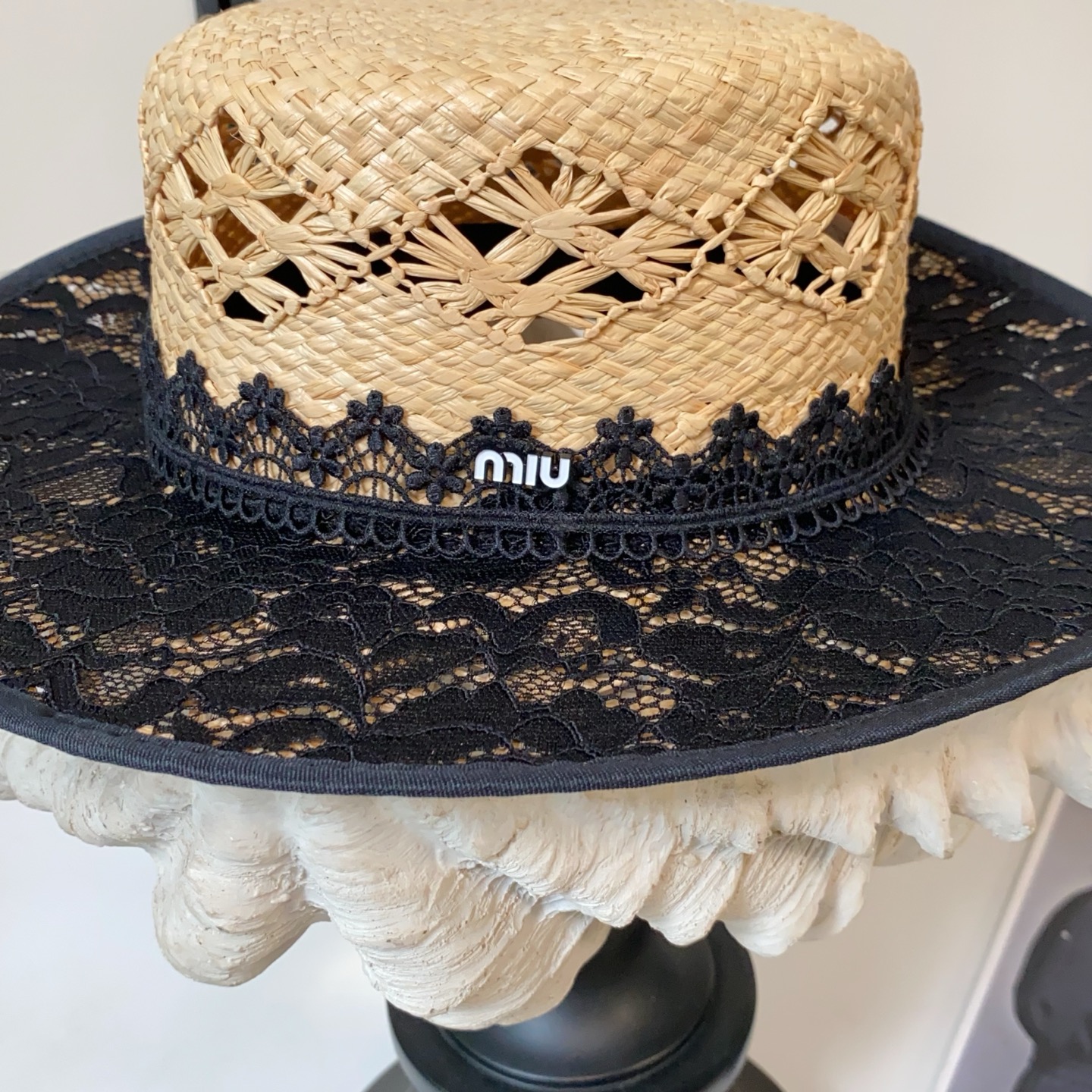 Pmiumiu草帽🖤波点拉菲草盆帽✨百搭折叠携带方便！⚜️时尚遮阳两不误📣白色 黑色