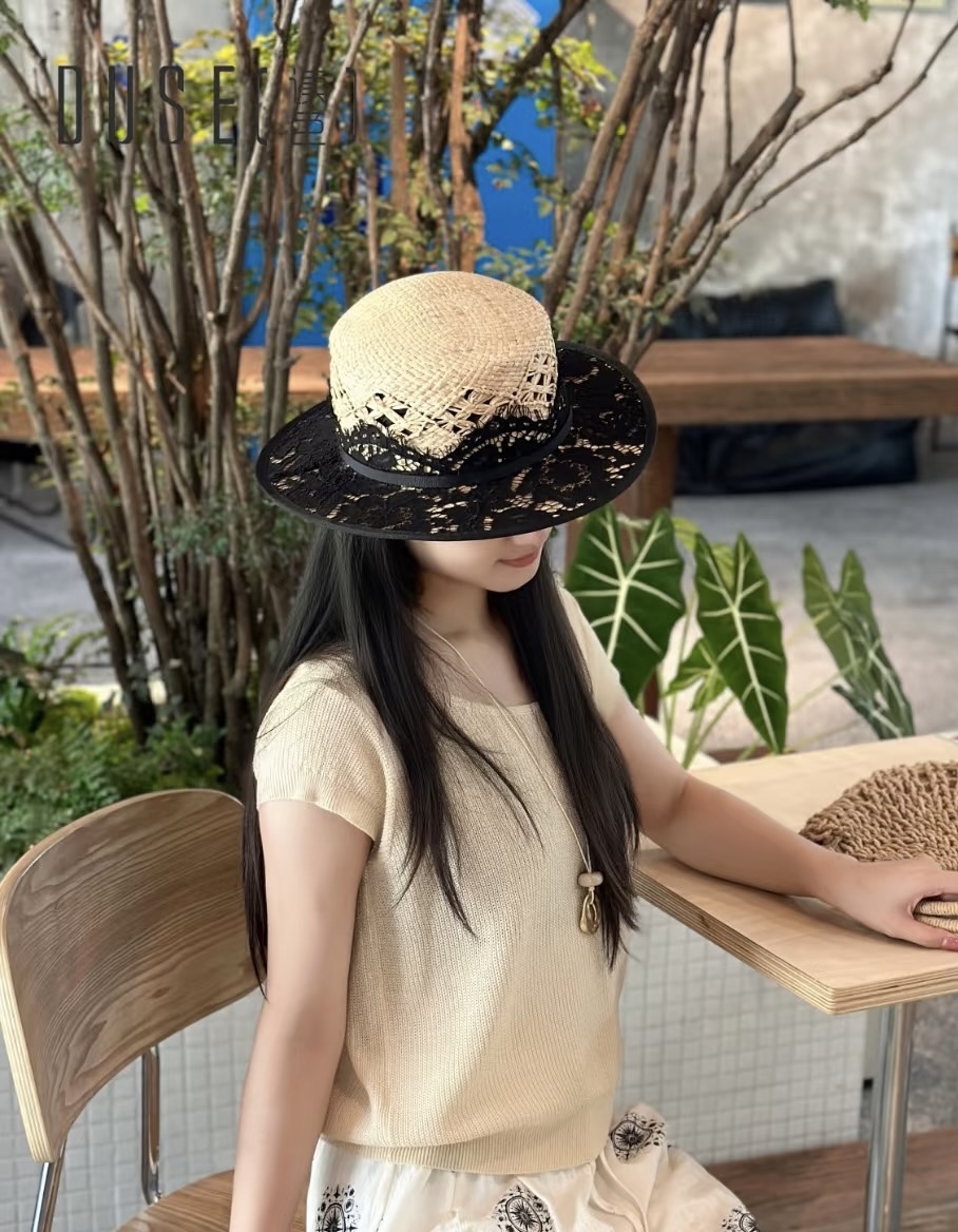 Pmiumiu草帽🖤波点拉菲草盆帽✨百搭折叠携带方便！⚜️时尚遮阳两不误📣白色 黑色
