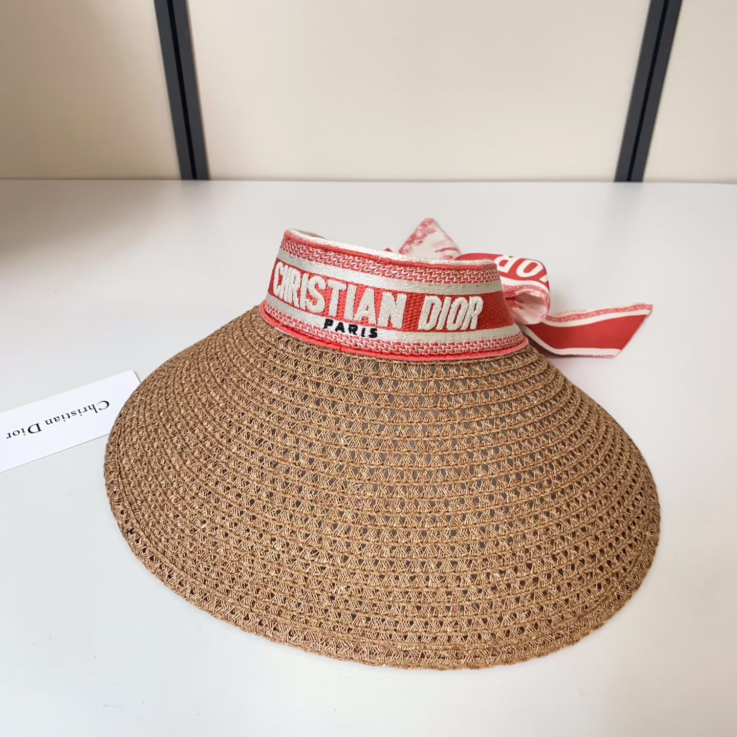 Dior Dior 刺绣字母大边空顶帽