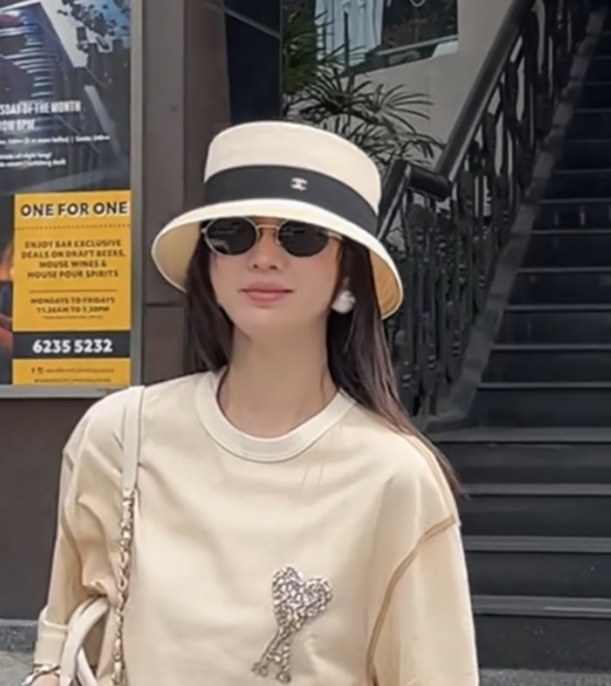 Chanel 超细进口纸草小香卷边檐盆帽