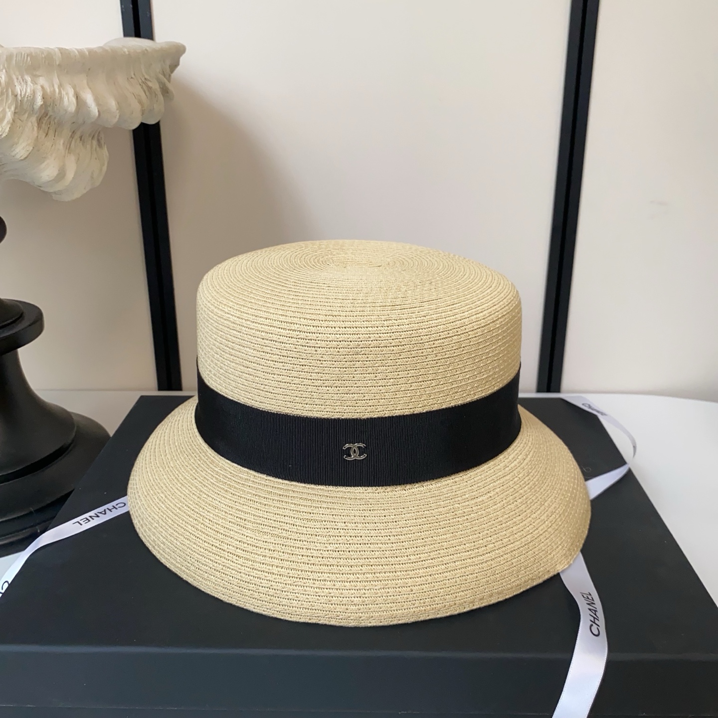 Chanel 超细进口纸草小香卷边檐盆帽