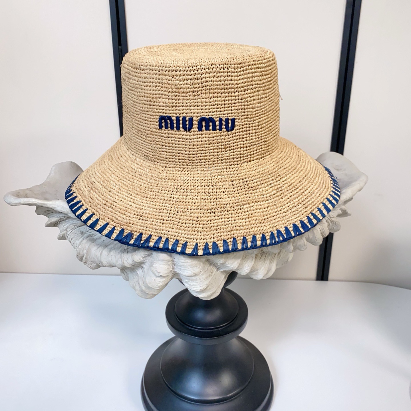 Miu Miu 缪缪miumiu刺绣logo拉菲草镂空草盆帽