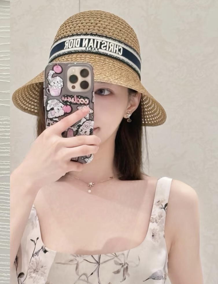 Dior DIOR迪奥 刺绣l字母进口纸草盆帽