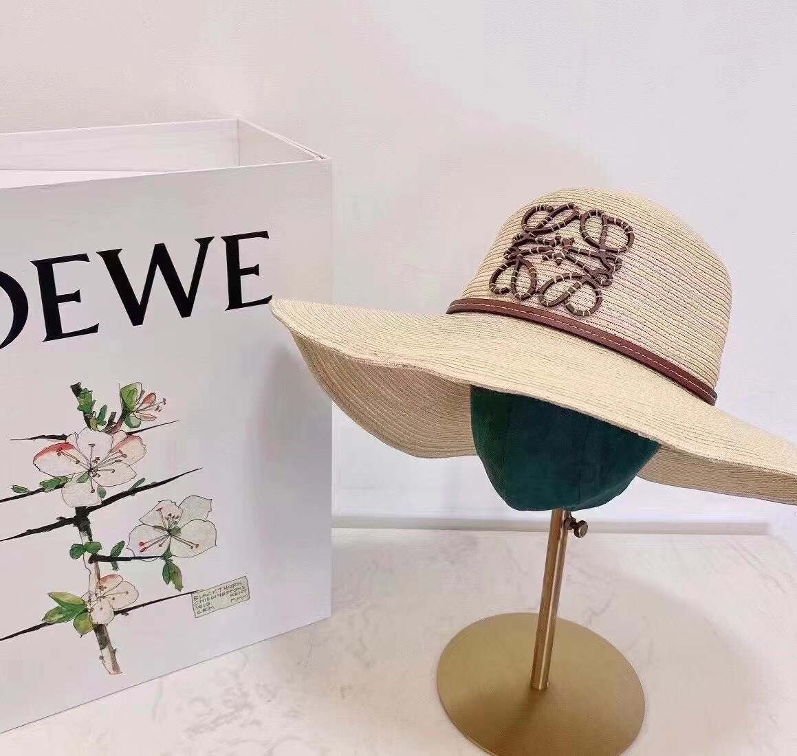 Loewe 罗意威大边草盆帽