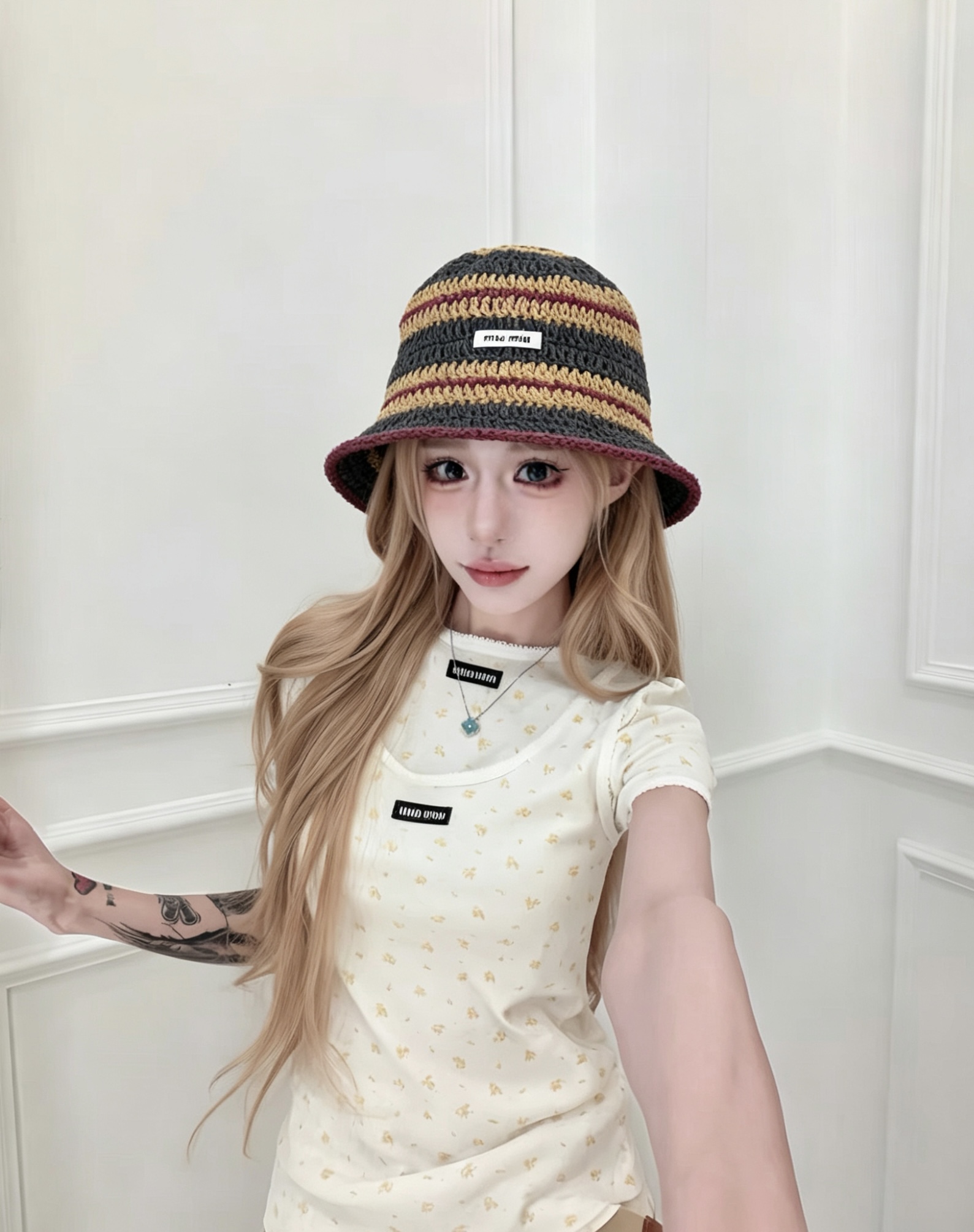 NO:825082,miumiu color-blocked straw hat, a steady hit, always shipped, a must-have for seaside vacations, fashionable and sun-protective, khaki hat, straw hat, fisherman hat, baseball cap, hat, miumiu, espadrilles, hats19860909miumiu缪缪拼色草帽 稳稳的爆款 一直出货 海边度假必备款 时尚遮阳两不误 卡其色帽子草帽渔夫帽棒球帽,帽子,miumiu,espadrilles,hats,hat