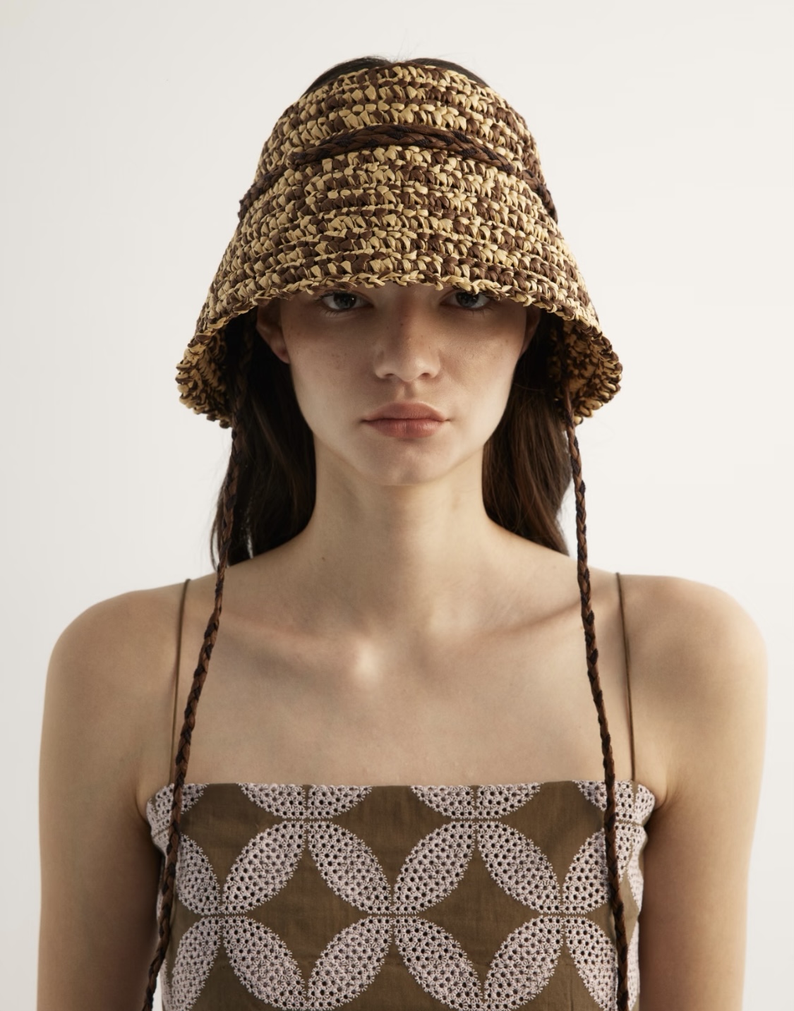 NO:825101,Niche brand mixed color hollow hat, can be folded at will, a must-have for seaside vacations, stylish and sunshade, mixed blue, mixed coffee, mixed beige, khaki, straw hat, fisherman hat, baseball cap, hat, espadrilles, hats19860909小众品牌混色空顶帽 可随意折叠  海边度假必备款 时尚遮阳两不误 混蓝色 混咖色 混米色 卡其色 帽子草帽渔夫帽棒球帽,帽子,espadrilles,hats,hat