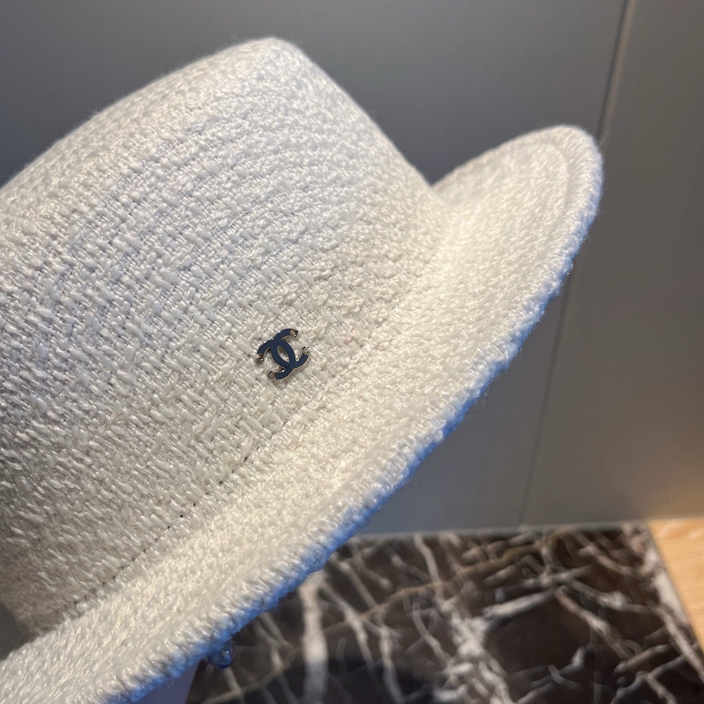 🆕小香秋冬爆款出货啦 🔗法式复古平顶帽 📸名媛范百搭拍照出片 📦白色 黑色  