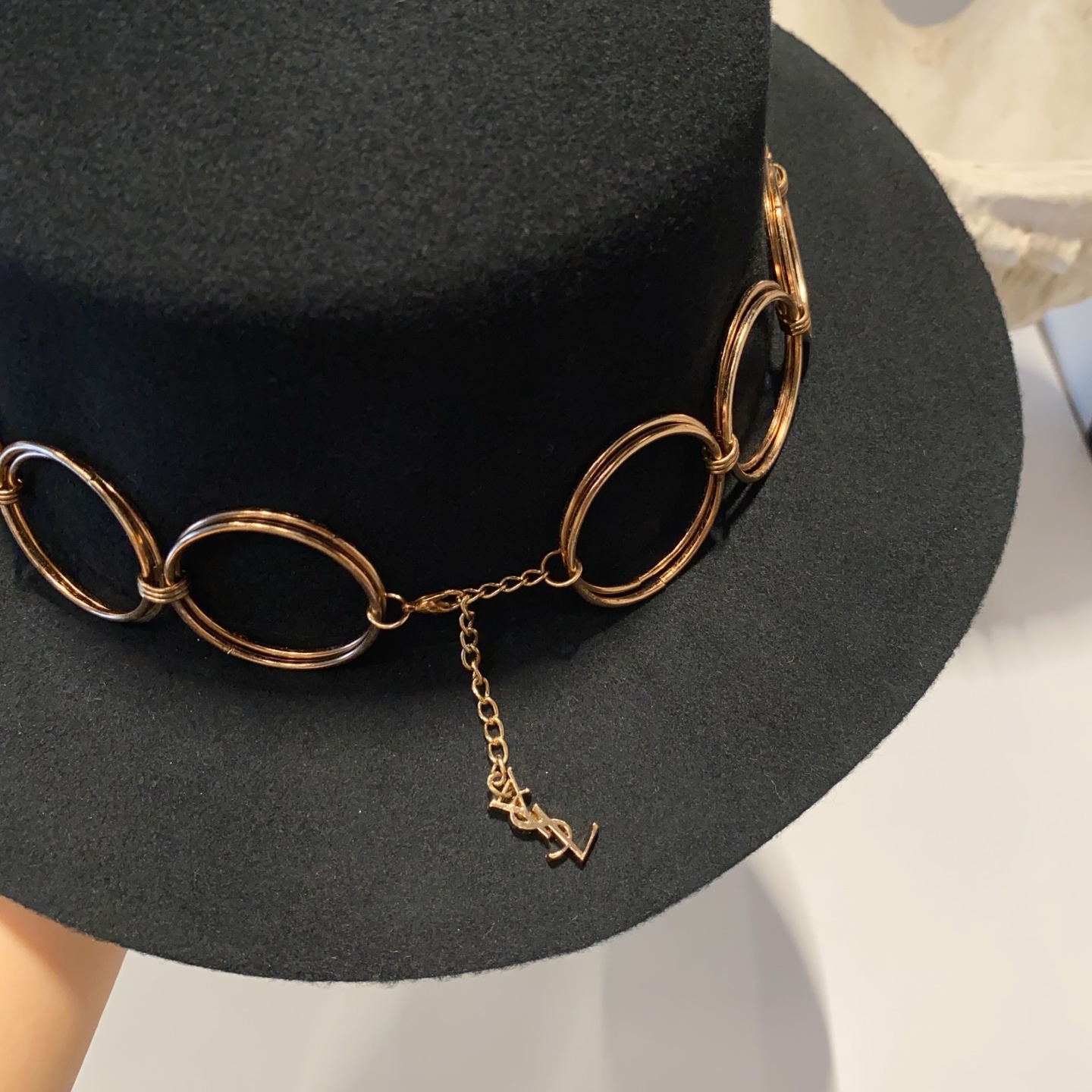 🆕26秋冬新款ꫛꫀꪝ ❥—— ✨YSL 古力娜扎专柜同款 原版开模定制 ⚜️ 大金属圆环链条设计，小众又吸睛 🦙澳洲进口