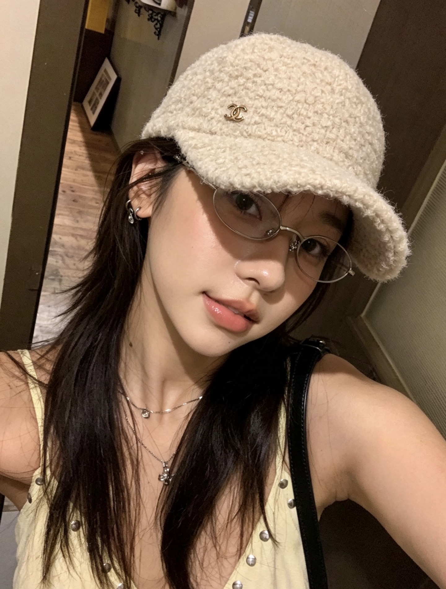 🆕26秋冬新款ꫛꫀꪝ ❥—— ▪️ 谁懂啊!秋冬刚需毛绒帽来咯 ☁️软糯圈圈毛面料上手巨有质感 📷自带小系带设计,可调节 🆕26秋冬新款ꫛꫀꪝ ❥—— ▪️ 谁懂啊!秋冬刚需毛绒帽来咯 ☁️软糯圈圈毛面料上手巨有质感 📷自带小系带设计,可调节