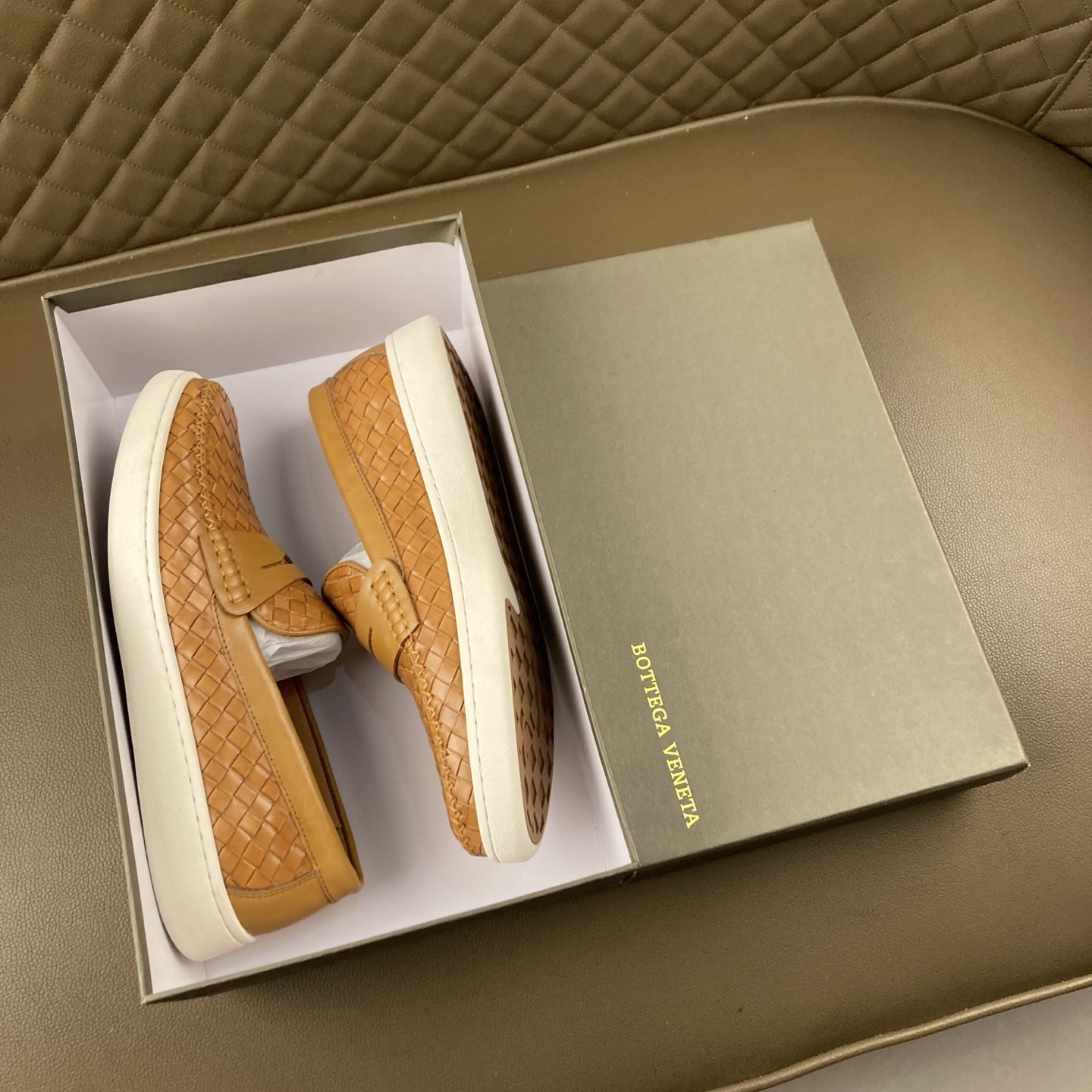 NO:271154,(BV Doudou shoes) Exclusive new model, official website new model, top imported calf with upper upper, delicate touch, flowing and luxurious texture, tailor-made for exquisite men, creating a noble aura, delicate and smooth lines, cowhide inner . Size 38-44, 45 customized outdoor veteran driver driving shoes,, bottega veneta, cowhide19860909（BV豆豆鞋）独家新款 官网新款 鞋面以上乘的顶级进口小牛改色细腻的手感 流淌奢华的质感 为精致男士量身制作 铸就高贵气场 细致、流畅的线条 牛皮内里 .码数38-44、45定做 户外老司机驾车鞋,,bottega veneta,cowhide,Men's shoes