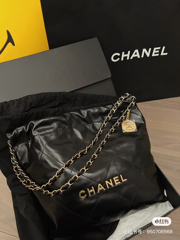 Chanel Crossbody & Shoulder Bags Black Gold