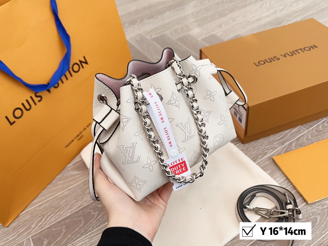 Louis Vuitton AAAAA
 Bags Handbags Weave Calfskin Cowhide