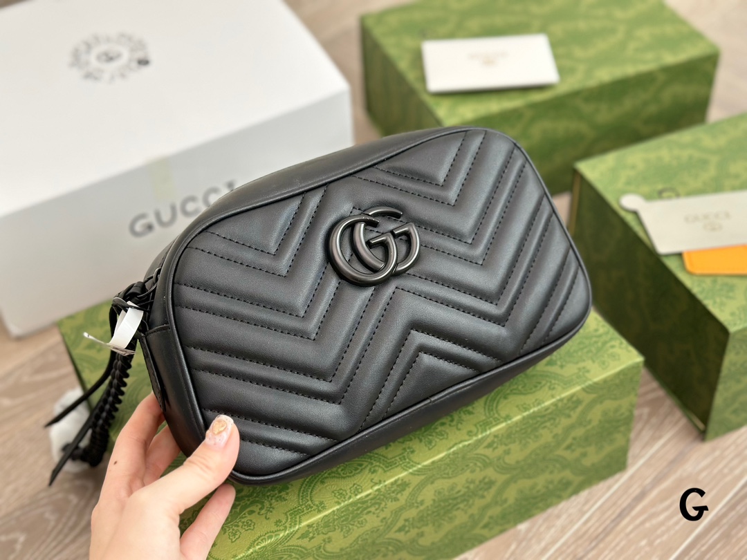 Gucci Marmont Torby na aparat Torby typu crossbody i na ramię Najlepsza replika nowy styl
 Skóra cielęca krowia Łańcuchy