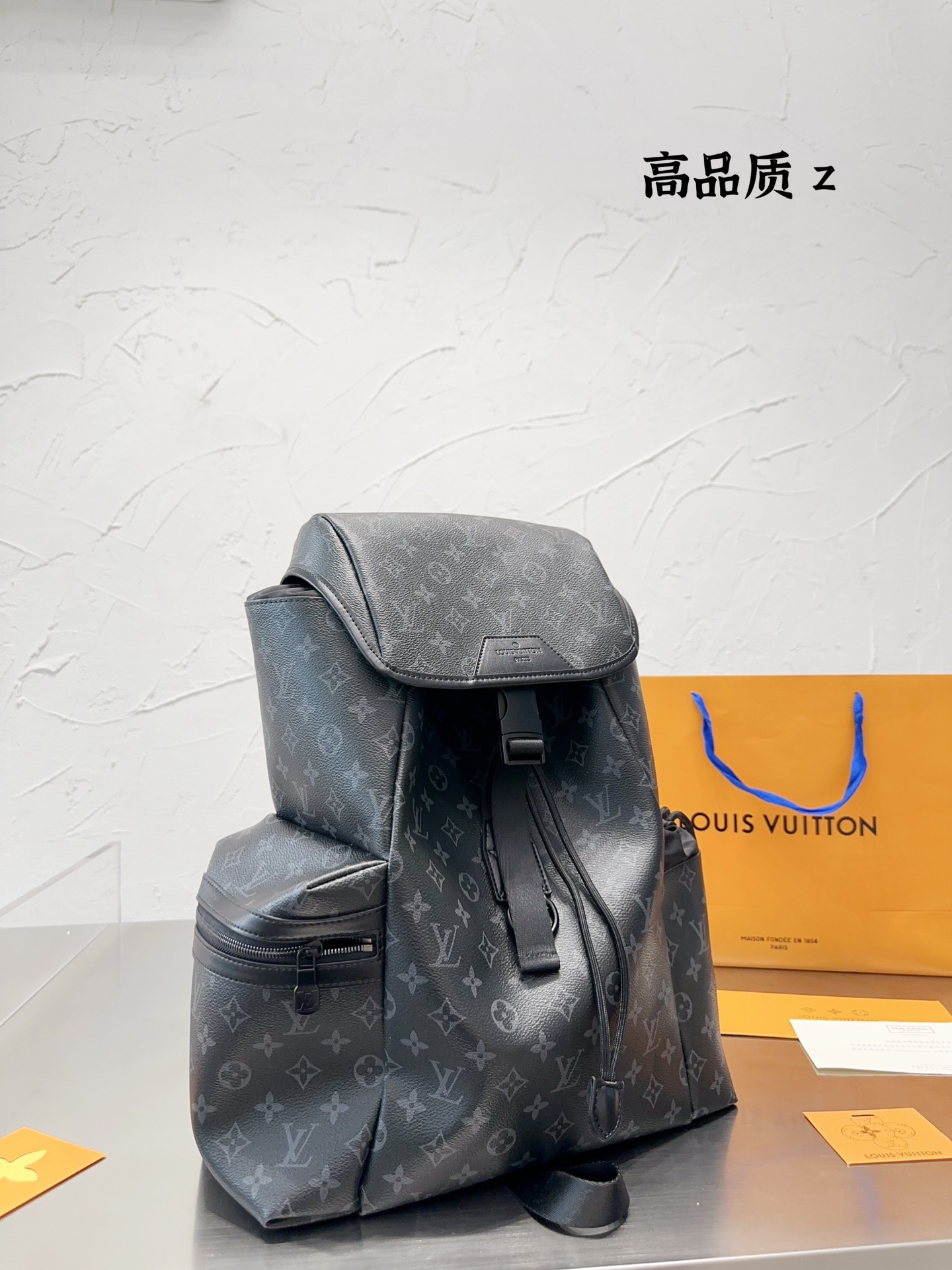 Practical Boys’ Recommendation: Cowskin Shoulder Bag M43186, Perfect for Boyfriends