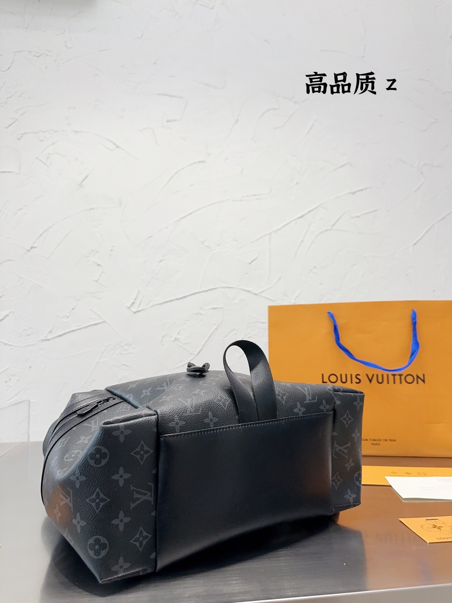 Practical Boys’ Recommendation: Cowskin Shoulder Bag M43186, Perfect for Boyfriends - 图片 4