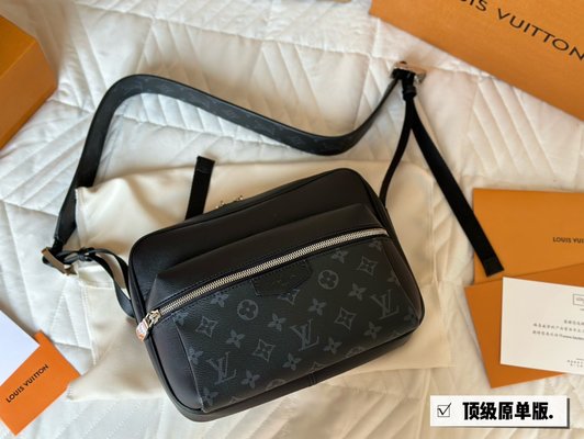 Louis Vuitton LV Outdoor AAAA Messenger Bags Black Monogram Eclipse