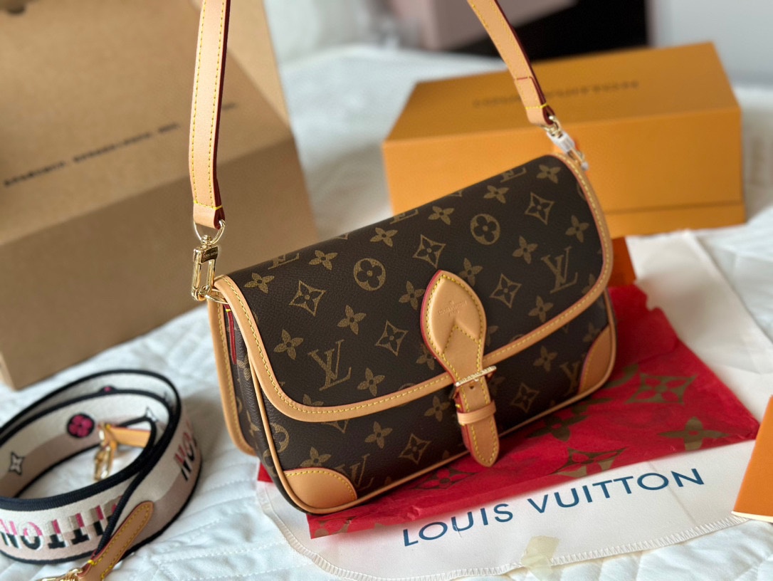 Louis Vuitton Crossbody & Shoulder Bags Vintage Baguette