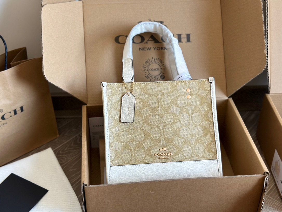 Coach Tote Bags Designer Replica
 White Dempsey