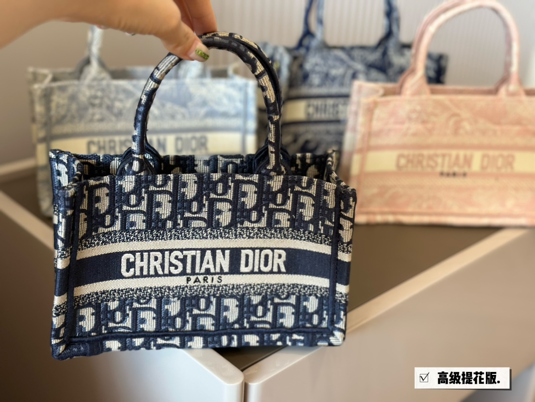 Dior Flawless
 Handbags Tote Bags Embroidery Spring Collection