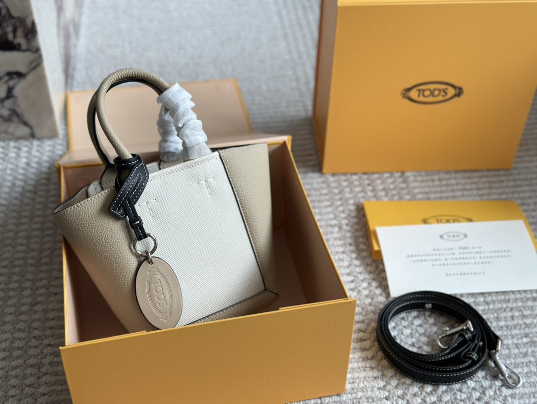 TODS Bucket Bag: Cute and Convenient Box with Hands, 27×17 cm Size