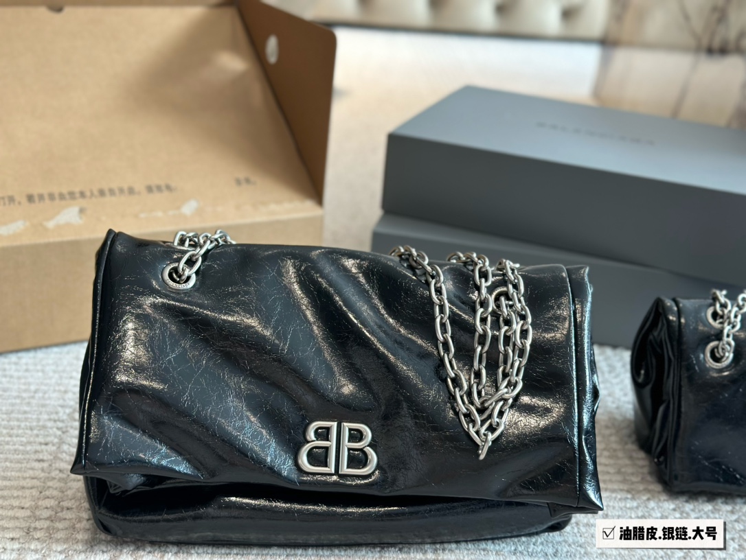 Balenciaga everyday