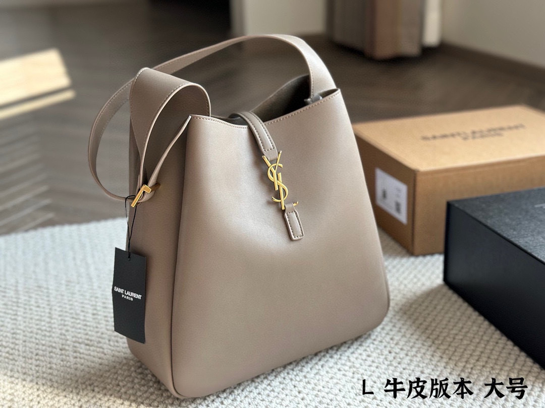 Yves Saint Laurent Hobo