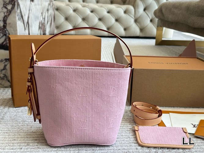 Louis Vuitton Pink Denim Bucket Bag, Versatile & Spacious, 18*17cm 1 Louis Vuitton Pink Denim Bucket Bag, Versatile & Spacious, 18*17cm