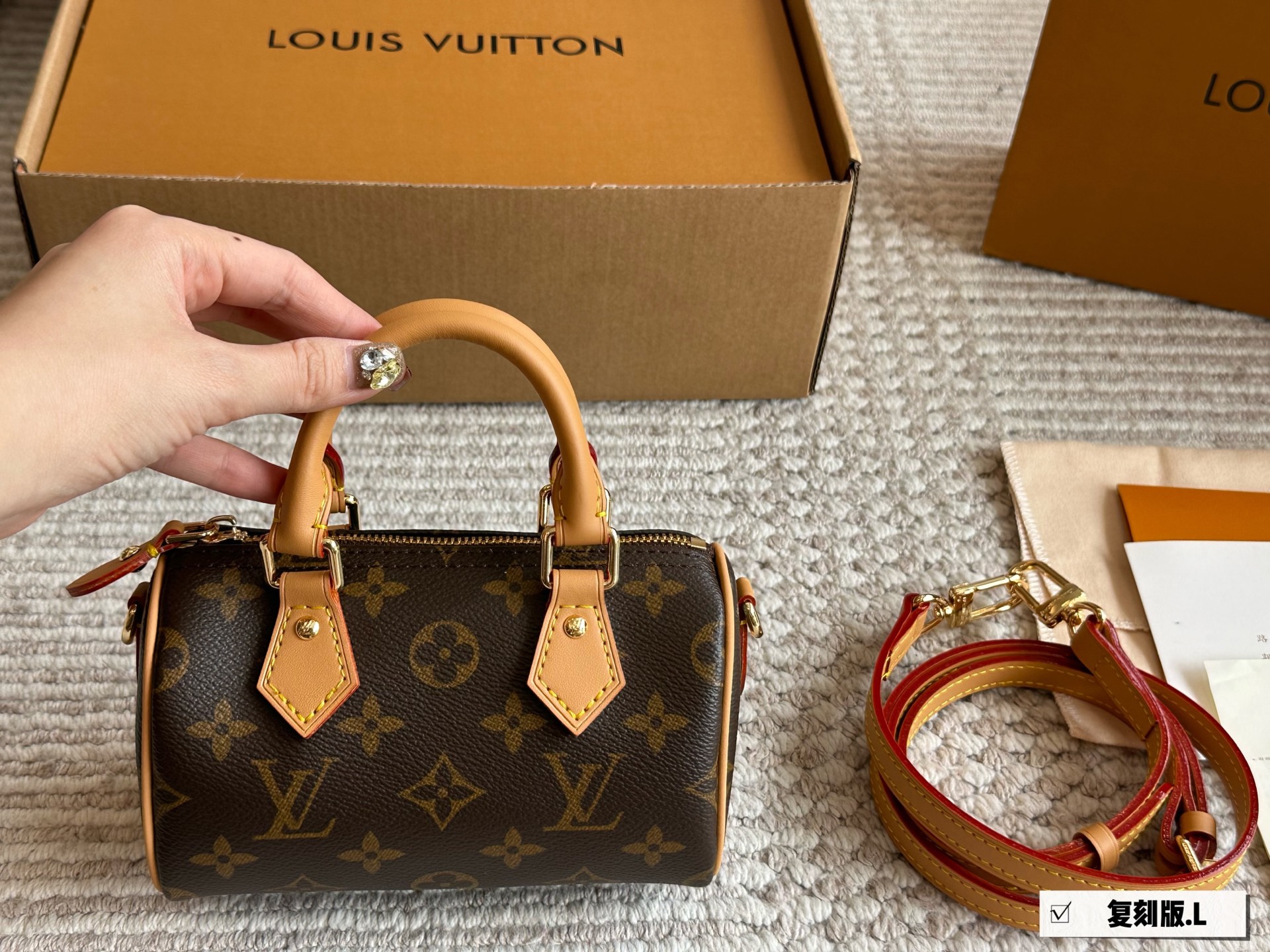 Louis Vuitton Speedy Nano - Bolso Clásico con Correa Ajustable 7 i1746352735181 5361 0 5