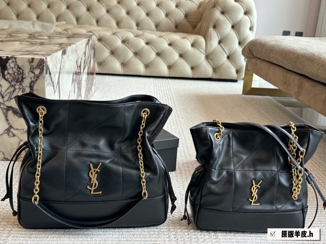 תיק טוט YSL מעור כבש מקורי עם שרוך משיכה - תיק פוקט קטן 1 תיק טוט YSL מעור כבש מקורי עם שרוך משיכה – תיק פוקט קטן