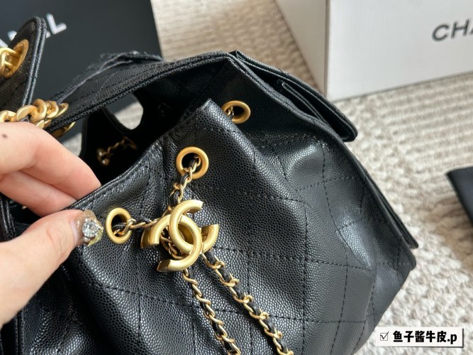 Chanel 25s Hobo Pequeño de Piel de Caviar en Negro con Hardware Dorado 15 Chanel 25s Hobo Pequeño de Piel de Caviar en Negro con Hardware Dorado