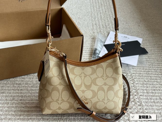 Coach Mini Wander Bag - Signature Jacquard, Versatile Crossbody or Shoulder Bag 1 Coach Mini Wander Bag – Signature Jacquard, Versatile Crossbody or Shoulder Bag