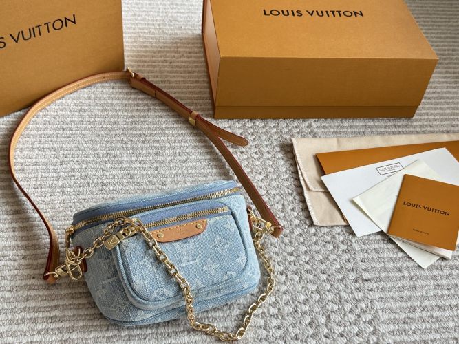 טיק יד מיני Louis Vuitton דנים בצבע אופנתי לקיץ 1 טיק יד מיני Louis Vuitton דנים בצבע אופנתי לקיץ