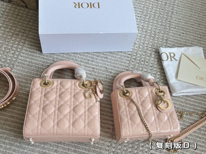 Dior Lady Dior Bag: Elegant Black Patent Leather, 17cm, High-Quality Replica 1 Dior Lady Dior Bag: Elegant Black Patent Leather, 17cm, High-Quality Replica