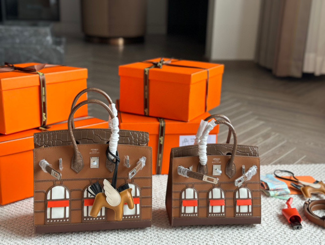 Hermes Brown Leather Handbag with House Design,Size:20cm/25cm 1 Hermes Brown Leather Handbag with House Design,Size:20cm/25cm