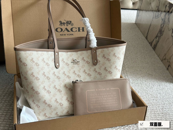 Coach City Tote Bag in Signature Canvas with Pouch, 35 * 27cm 1 Coach City Tote Bag in Signature Canvas with Pouch, 35 * 27cm