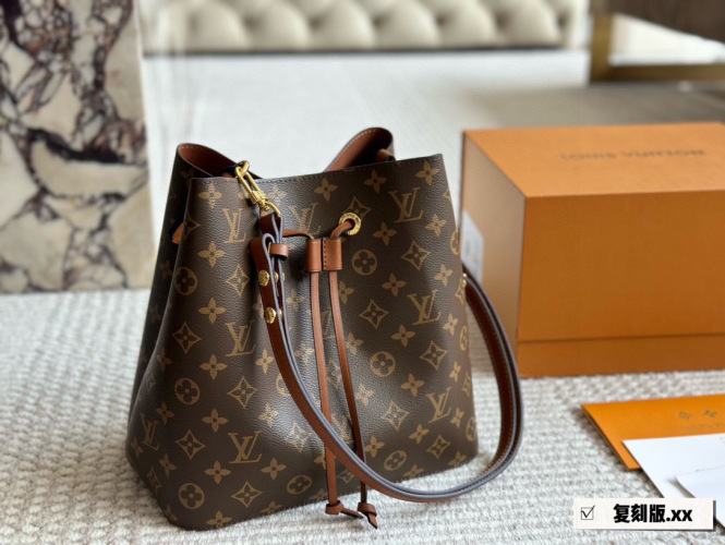 Louis Vuitton Noe Bucket Monogram Bag, 26cm, Crossbody and Shoulder Bag 1 Louis Vuitton Noe Bucket Monogram Bag, 26cm, Crossbody and Shoulder Bag