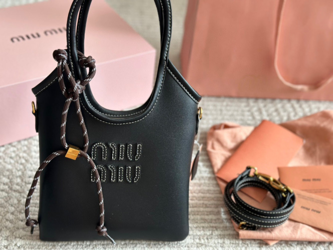 Miu Miu New Tote Bag, Exquisite Small Tote, Perfect for Any Occasion 1 Miu Miu New Tote Bag, Exquisite Small Tote, Perfect for Any Occasion